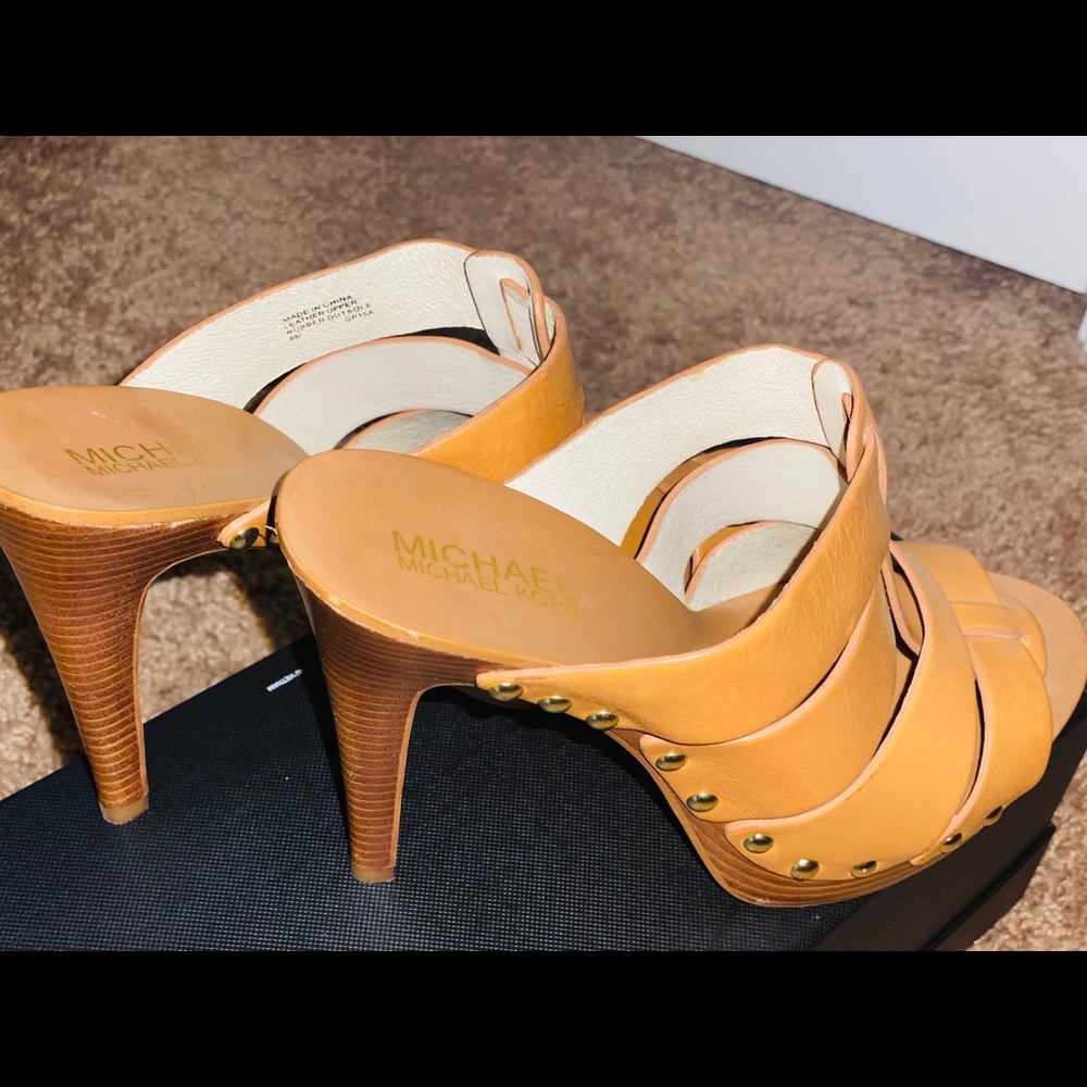 MK heels, worn only once, in perfect condition. Bought from macys.